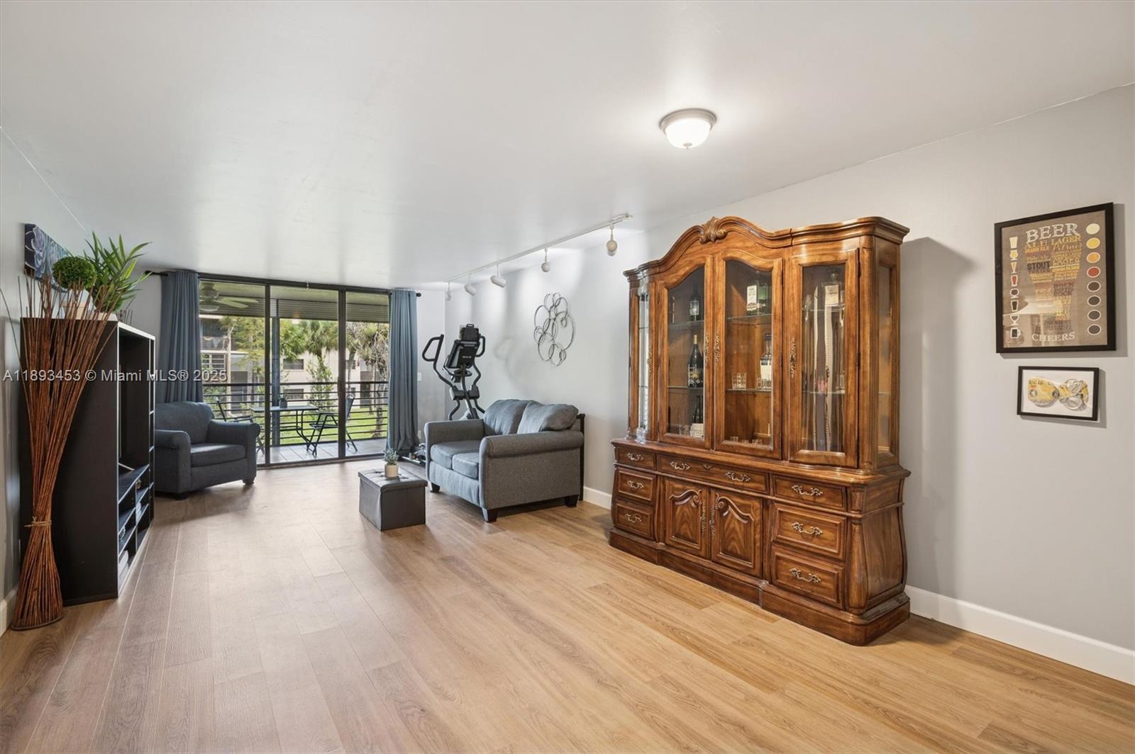 7675 NW 79th Ave # 209