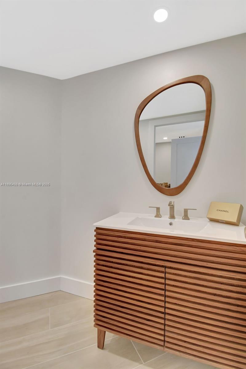 3370 Hidden Bay Dr # 812