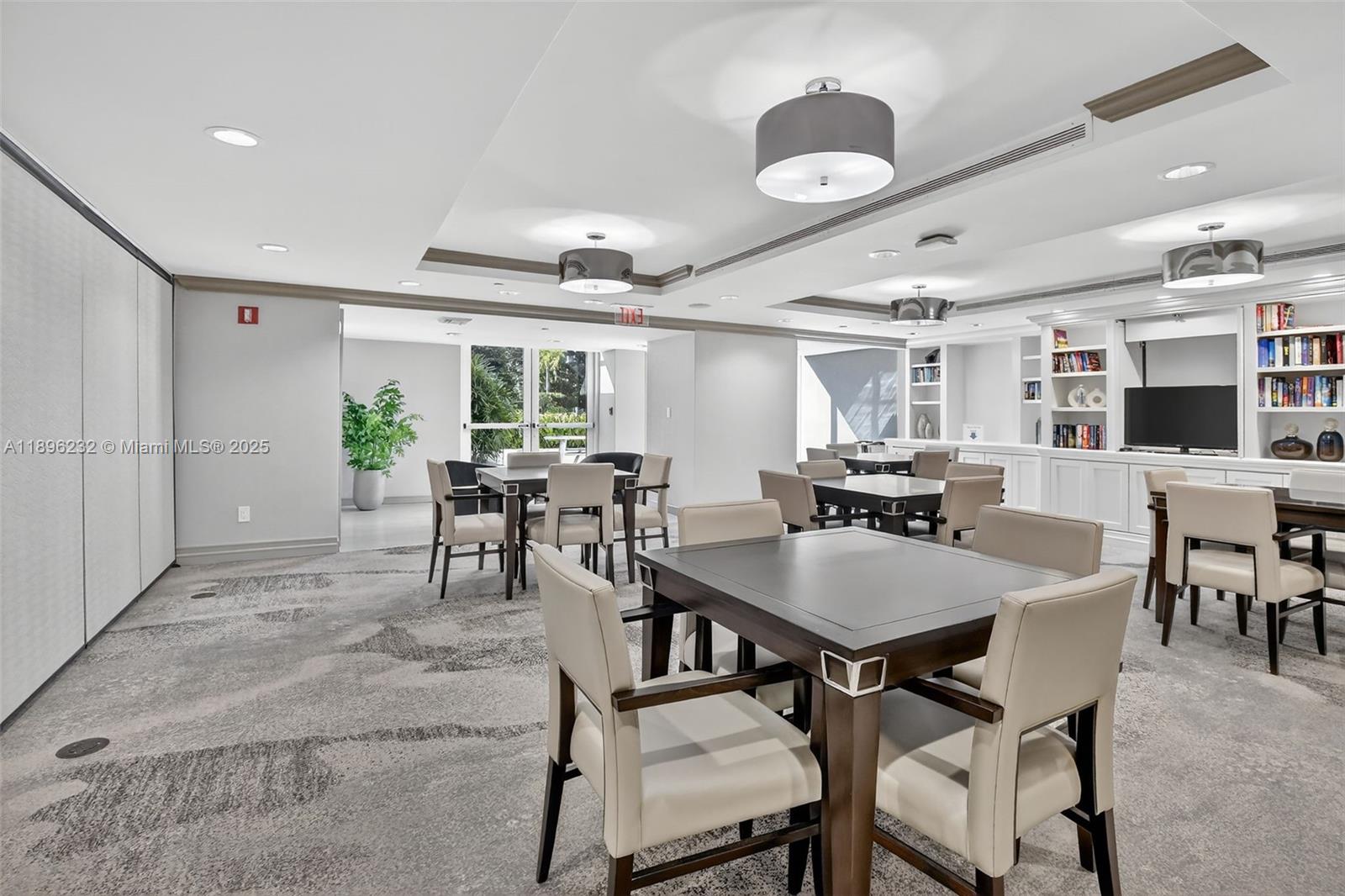 7000 Island Blvd # 903