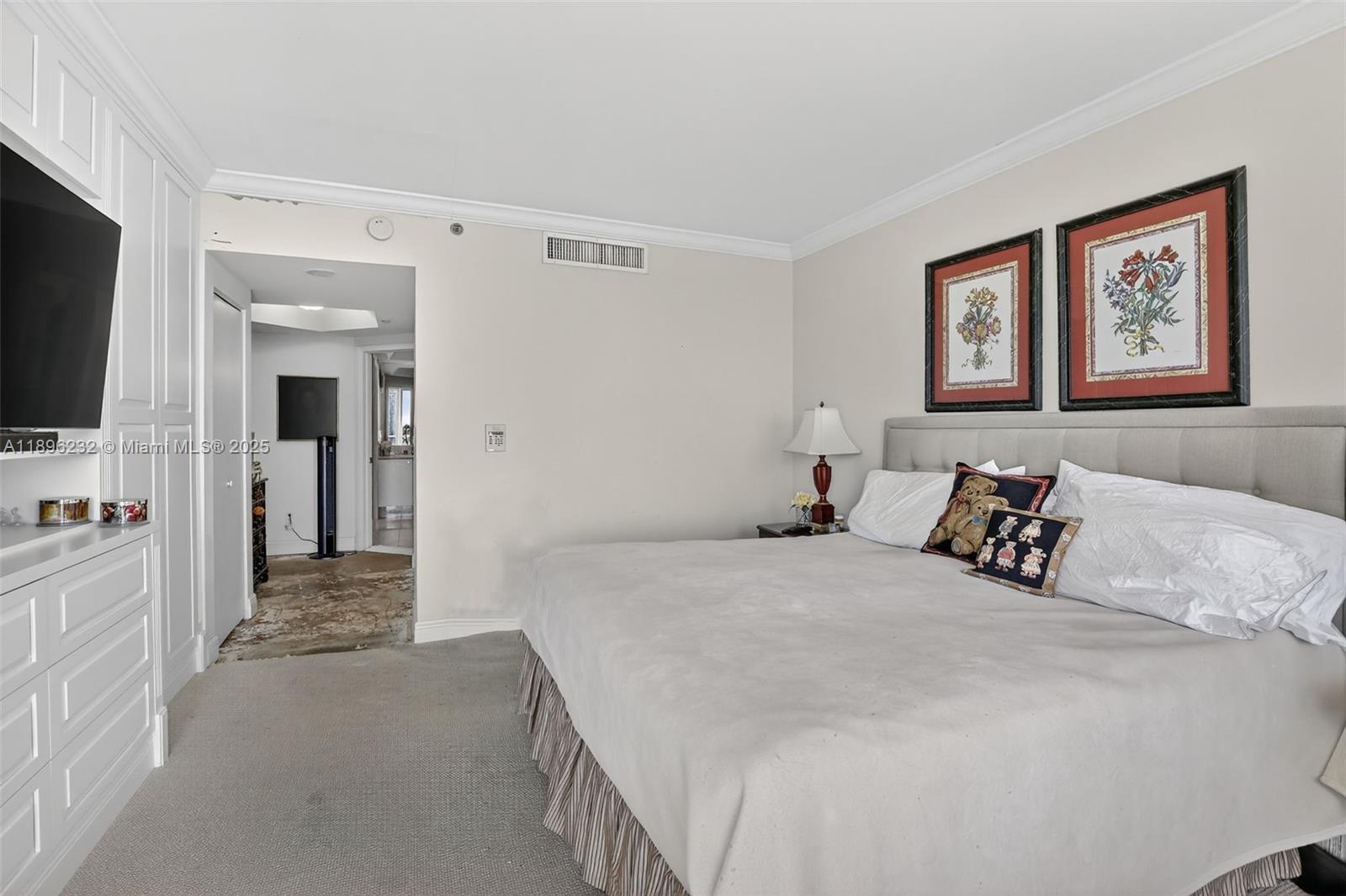 7000 Island Blvd # 903