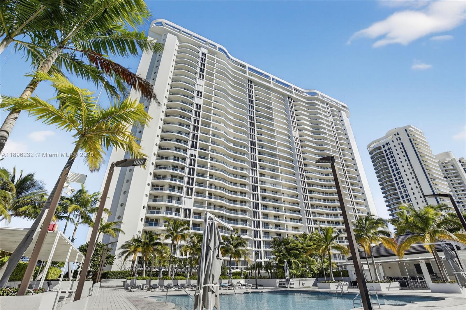 7000 Island Blvd # 903