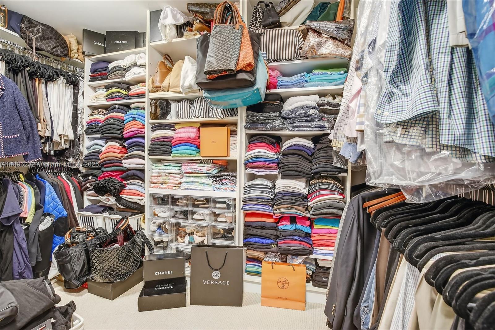 7000 Island Blvd # 903