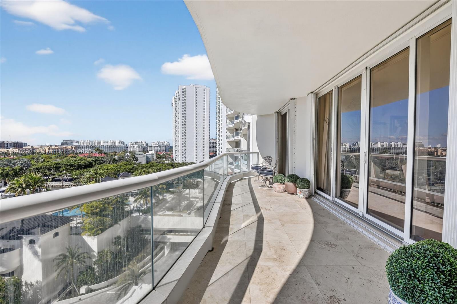 7000 Island Blvd # 903