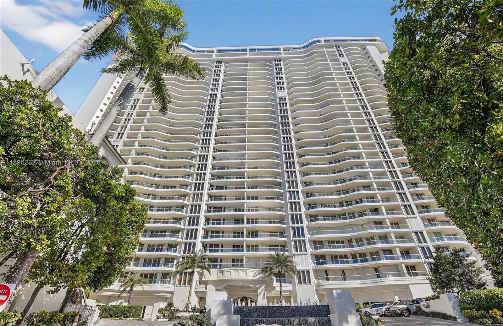 7000 Island Blvd # 903