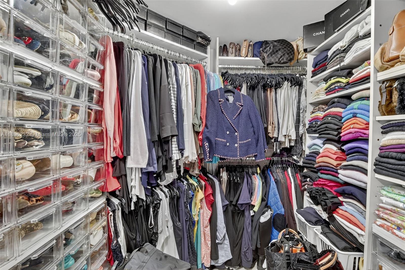 7000 Island Blvd # 903