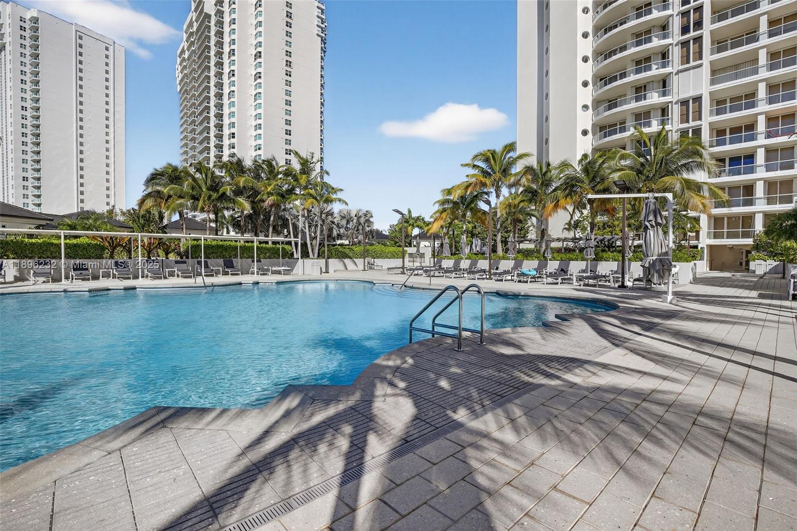 7000 Island Blvd # 903