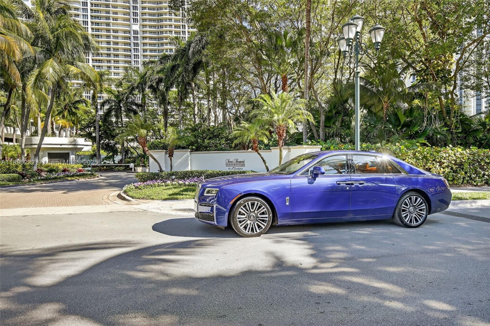 7000 Island Blvd # 903