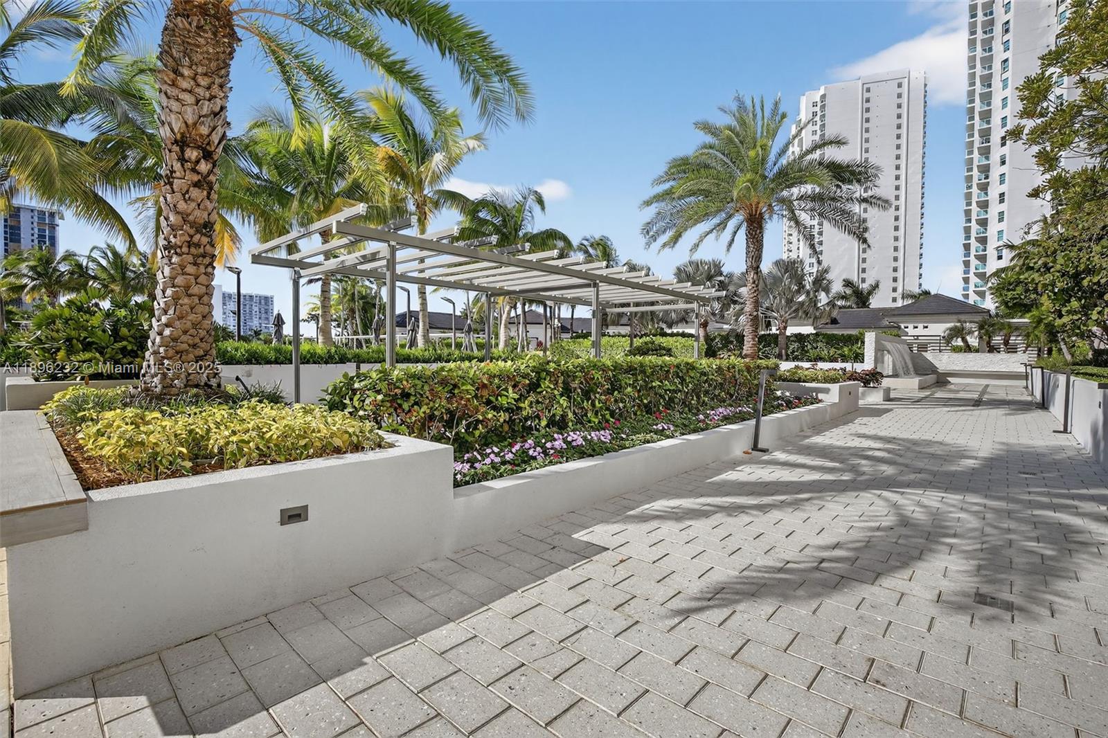 7000 Island Blvd # 903