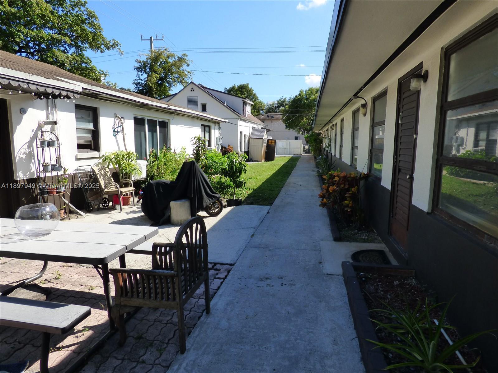 522 N 19th Ave # 1, Hollywood Unit: 1