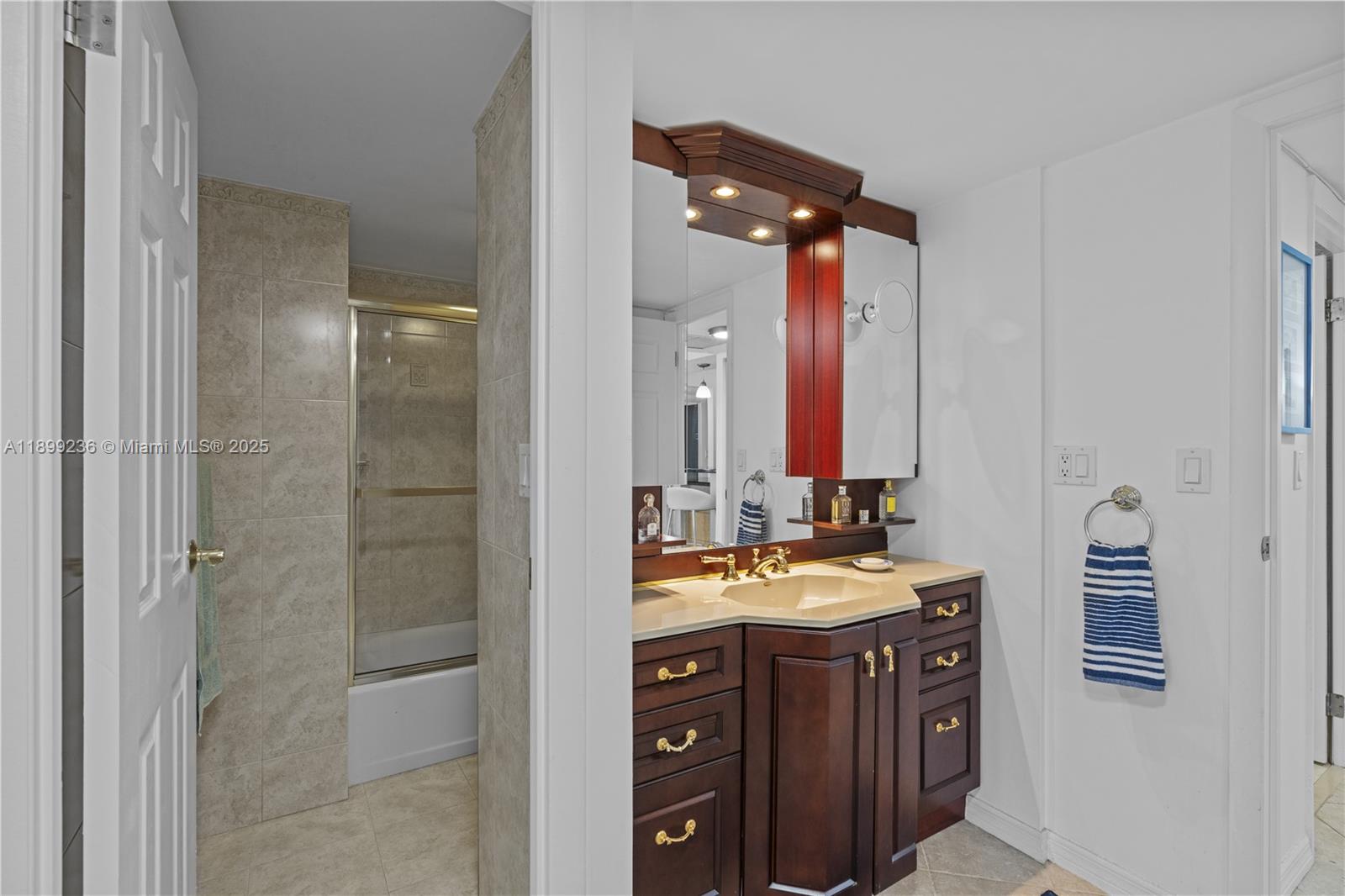 20379 W Country Club Dr # 2039, Aventura Unit: 2039