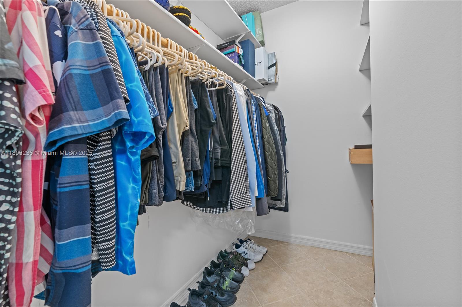 20379 W Country Club Dr # 2039, Aventura Unit: 2039