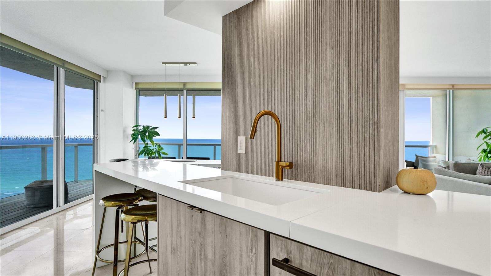 7330 Ocean Ter # B, Miami Beach Unit: 20-B