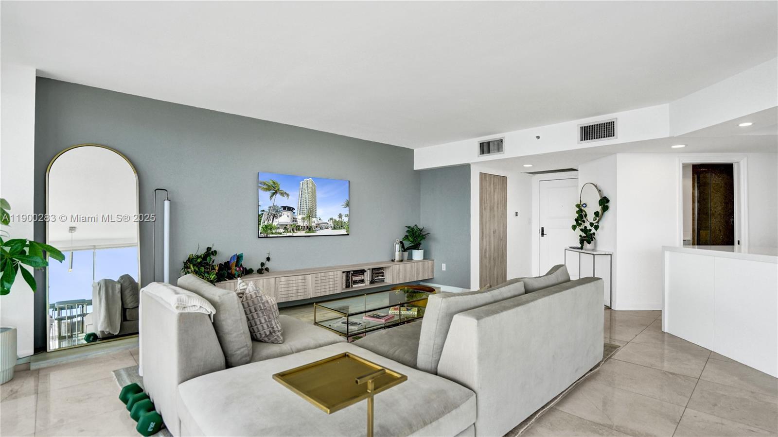 7330 Ocean Ter # B, Miami Beach Unit: 20-B