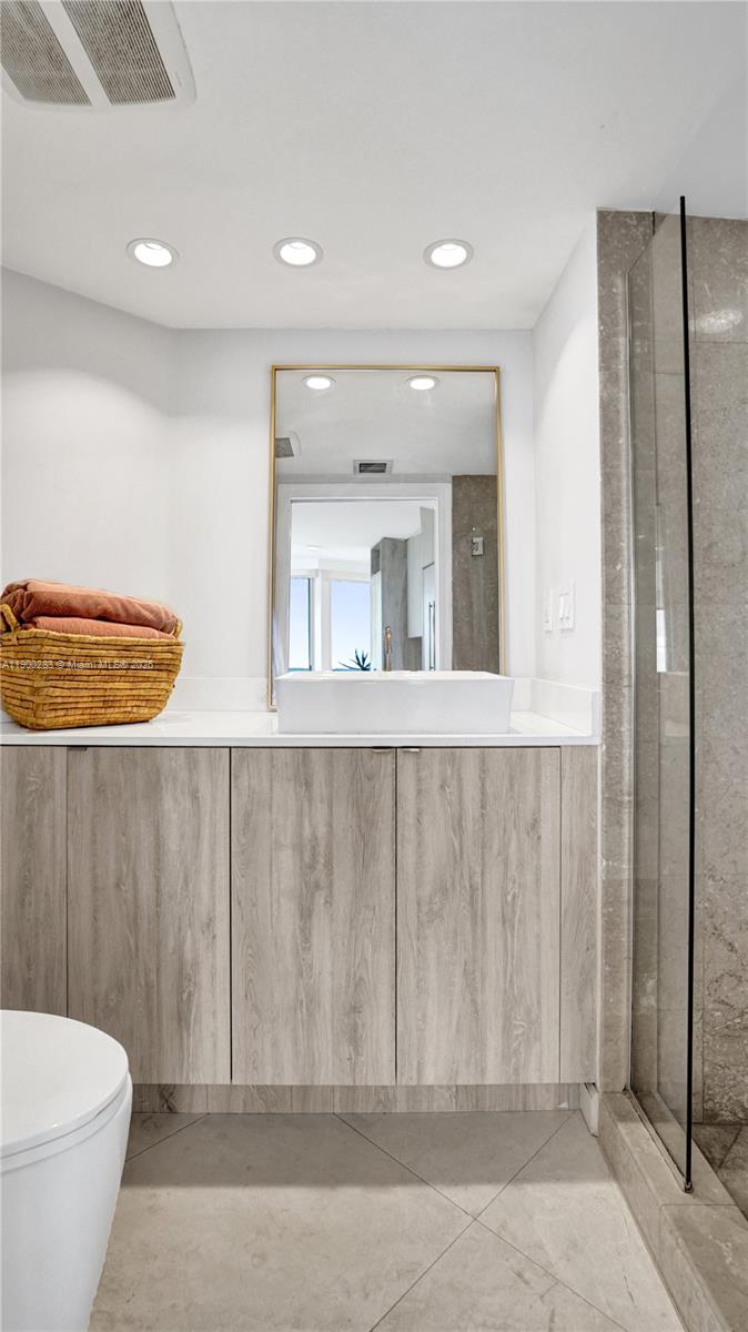 7330 Ocean Ter # B, Miami Beach Unit: 20-B