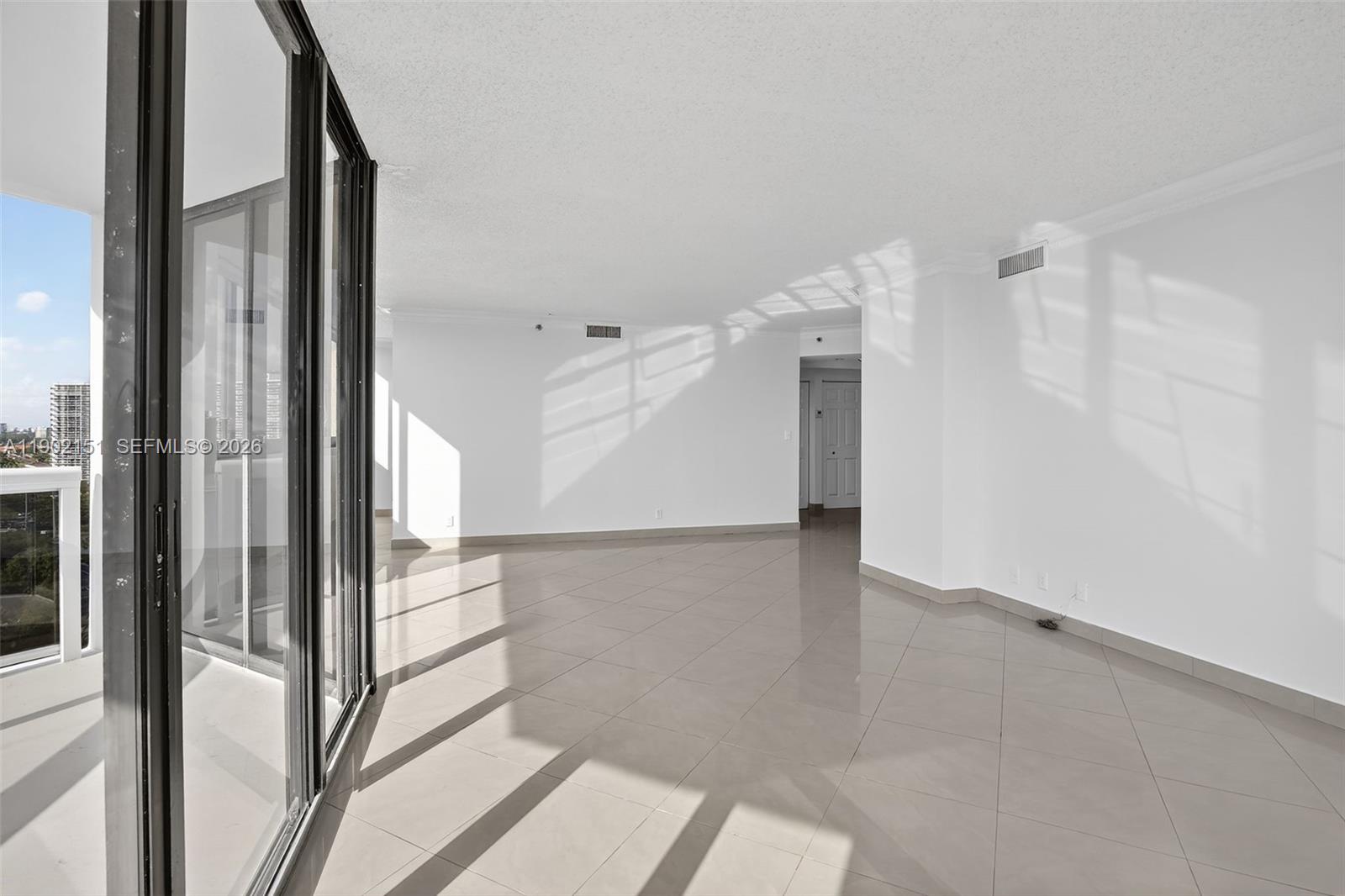 20185 E Country Club Dr # 1405