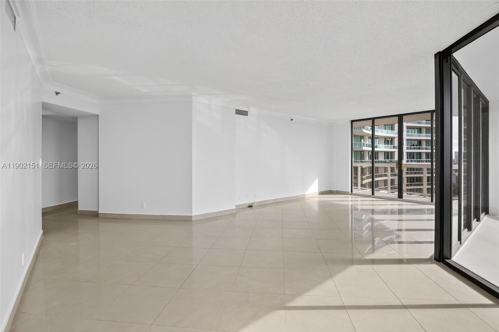 20185 E Country Club Dr # 1405