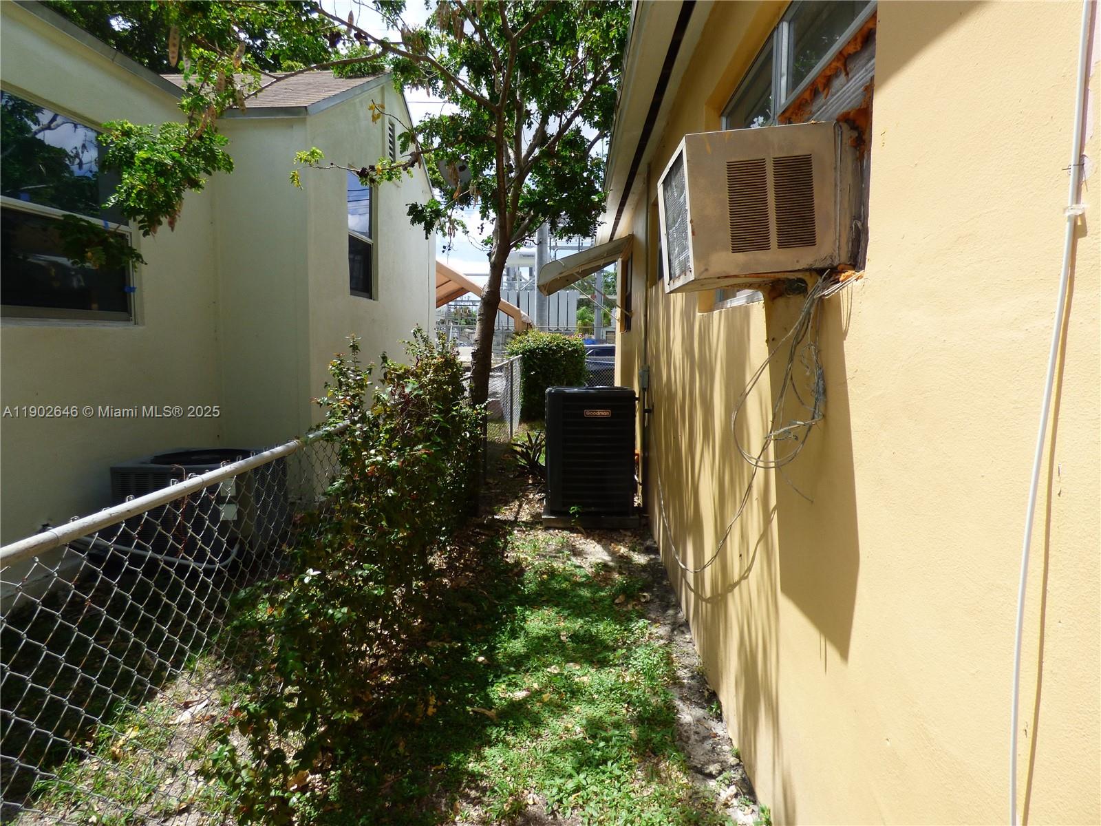 347 NW 42nd St, Miami