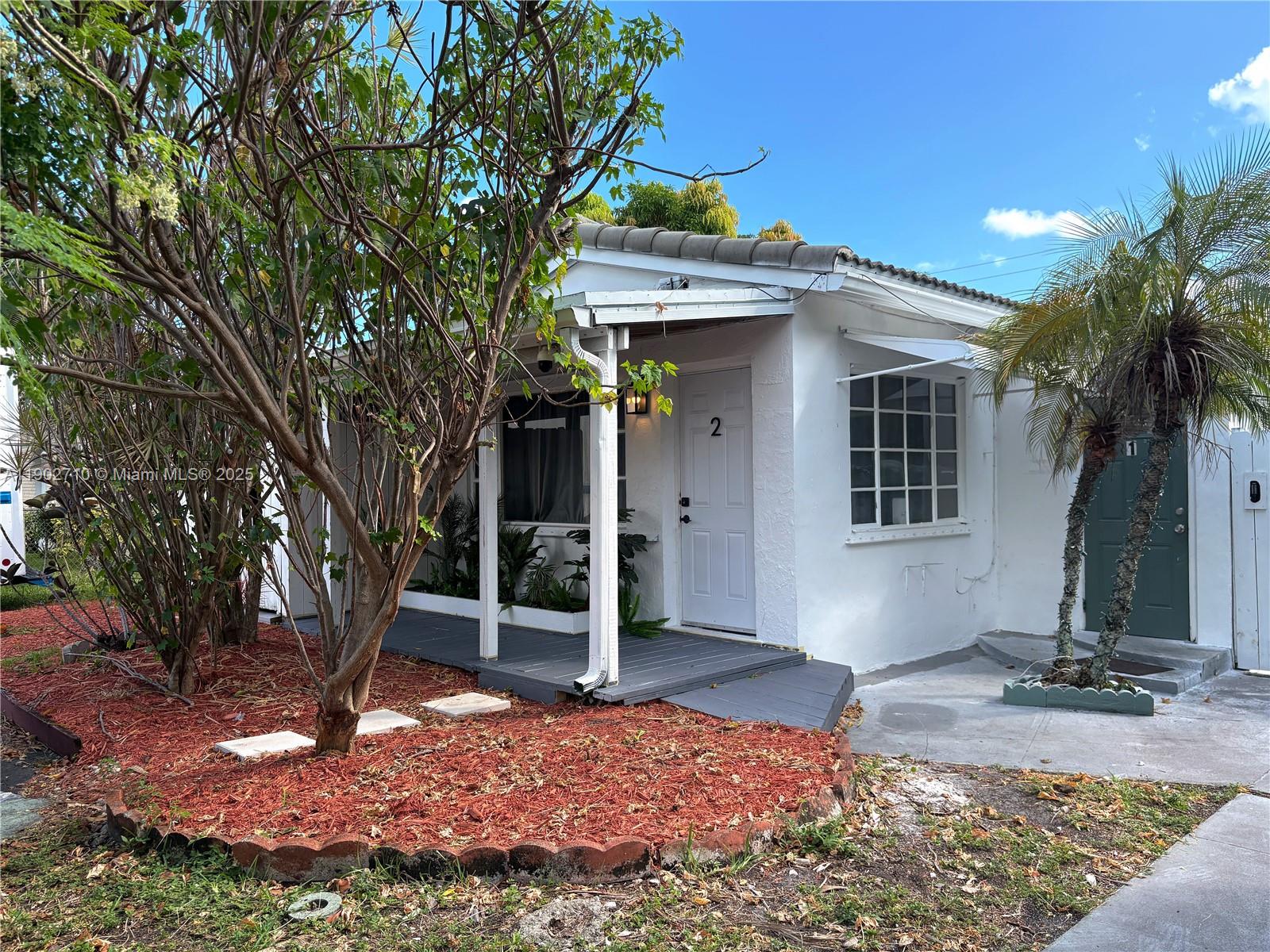 1726 Thomas St # 2, Hollywood Unit: 2