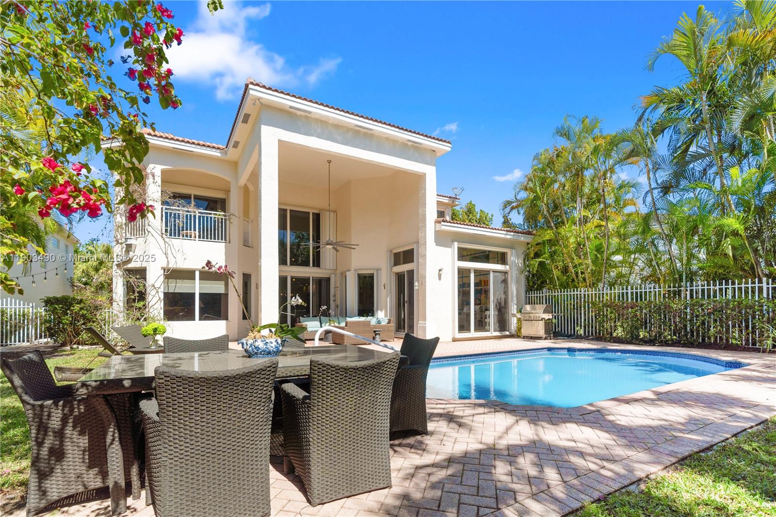 19542 Embassy Ct, Miami