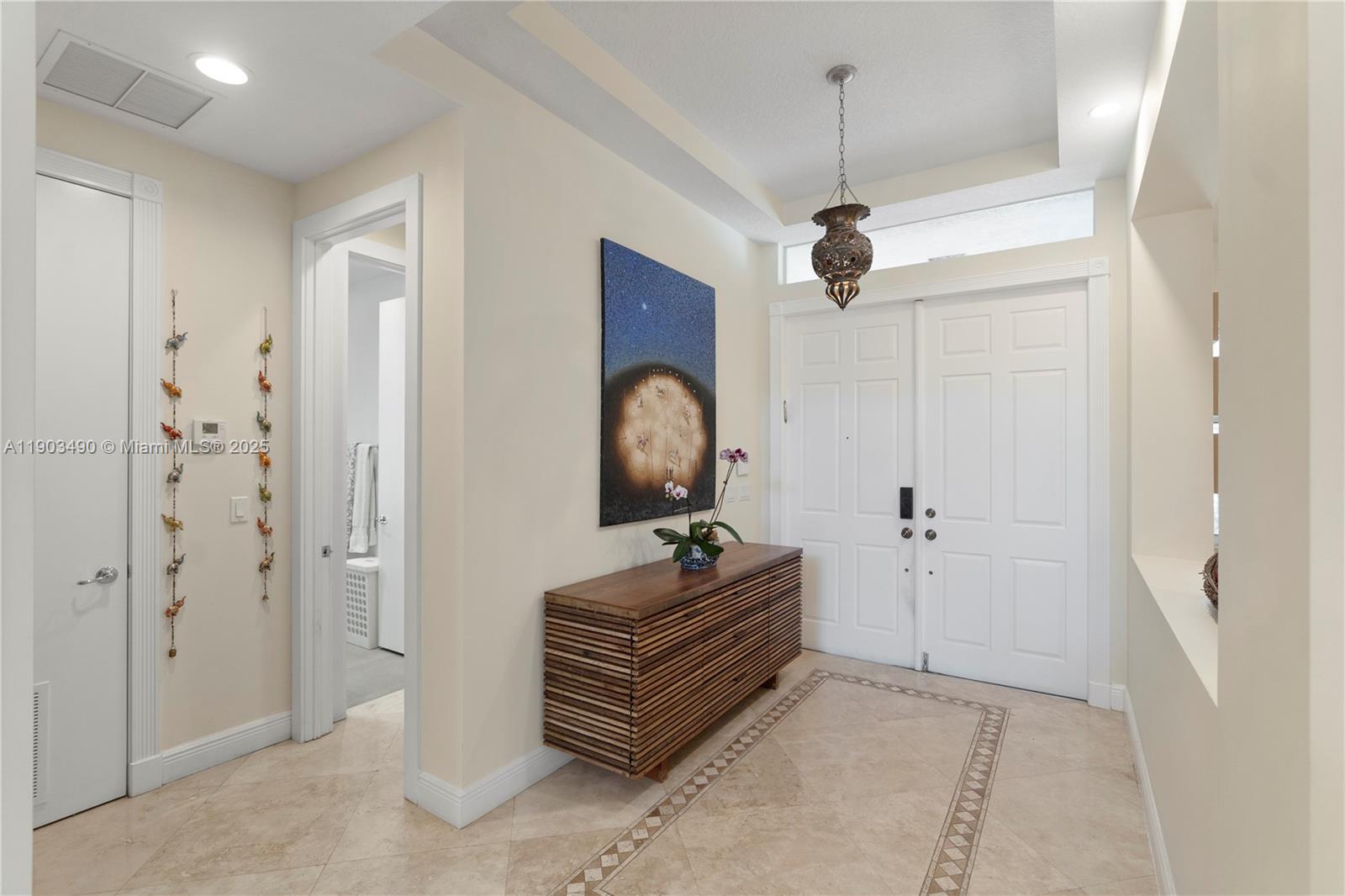 19542 Embassy Ct, Miami