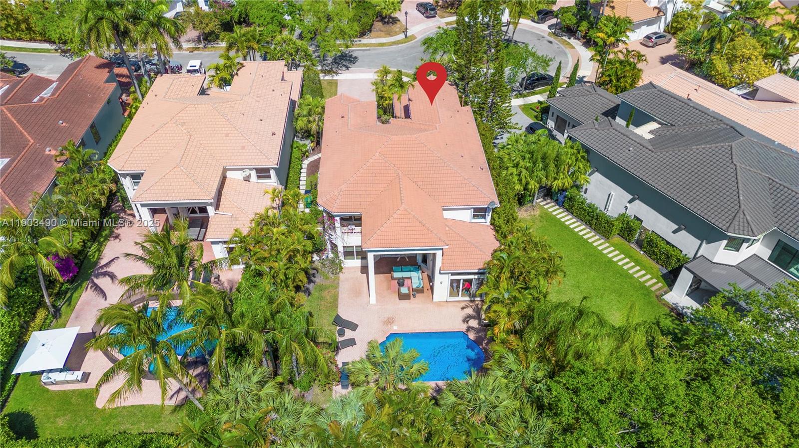 19542 Embassy Ct, Miami