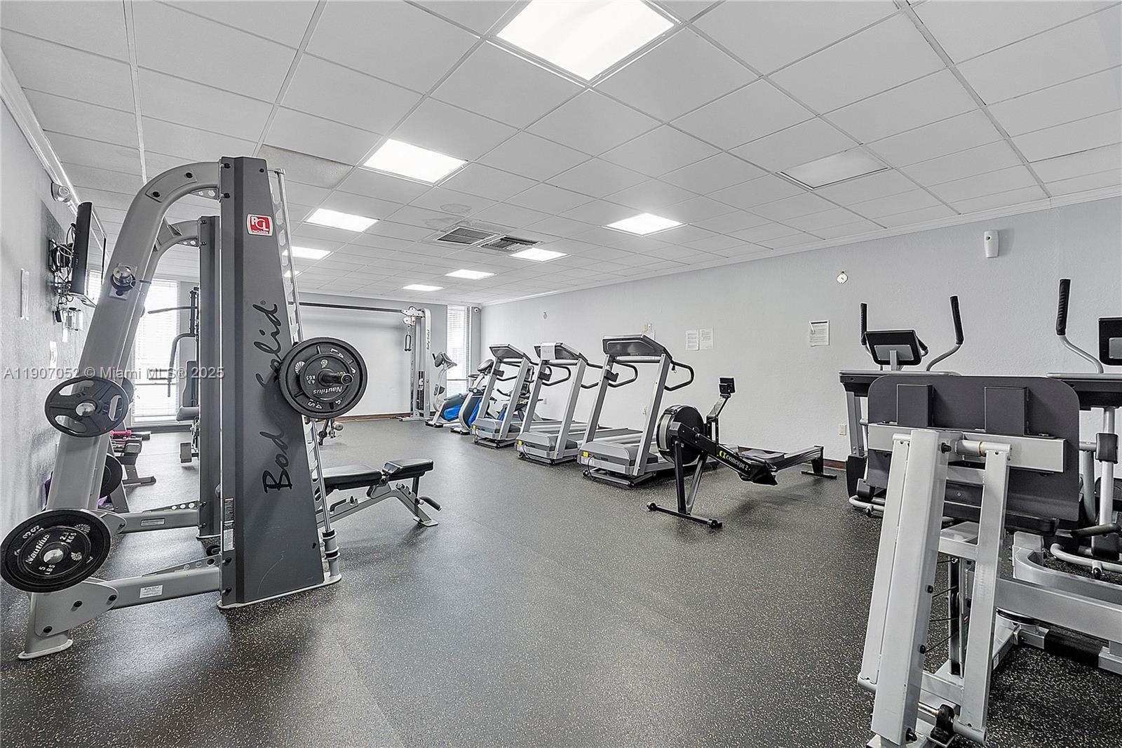 3600 NE 170th St # 211