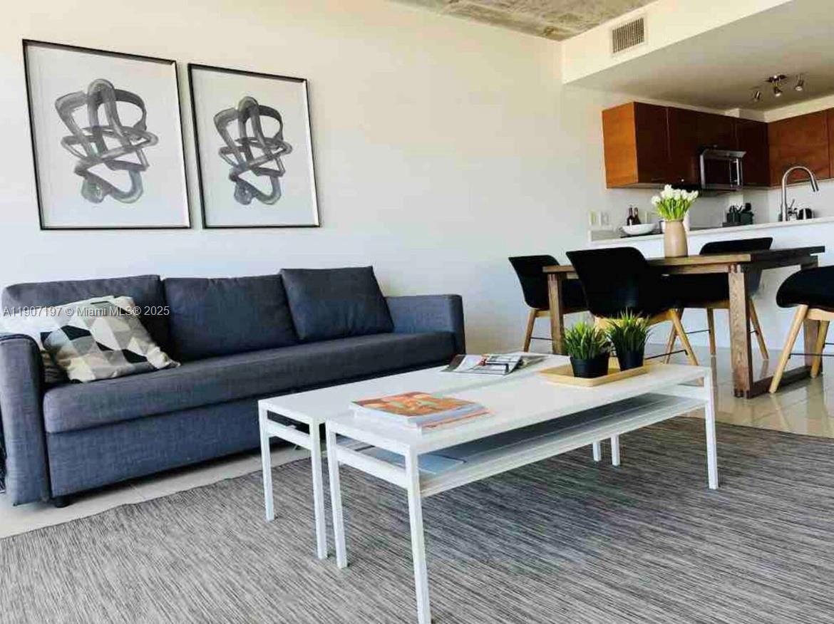 3250 NE 1st Ave # 910