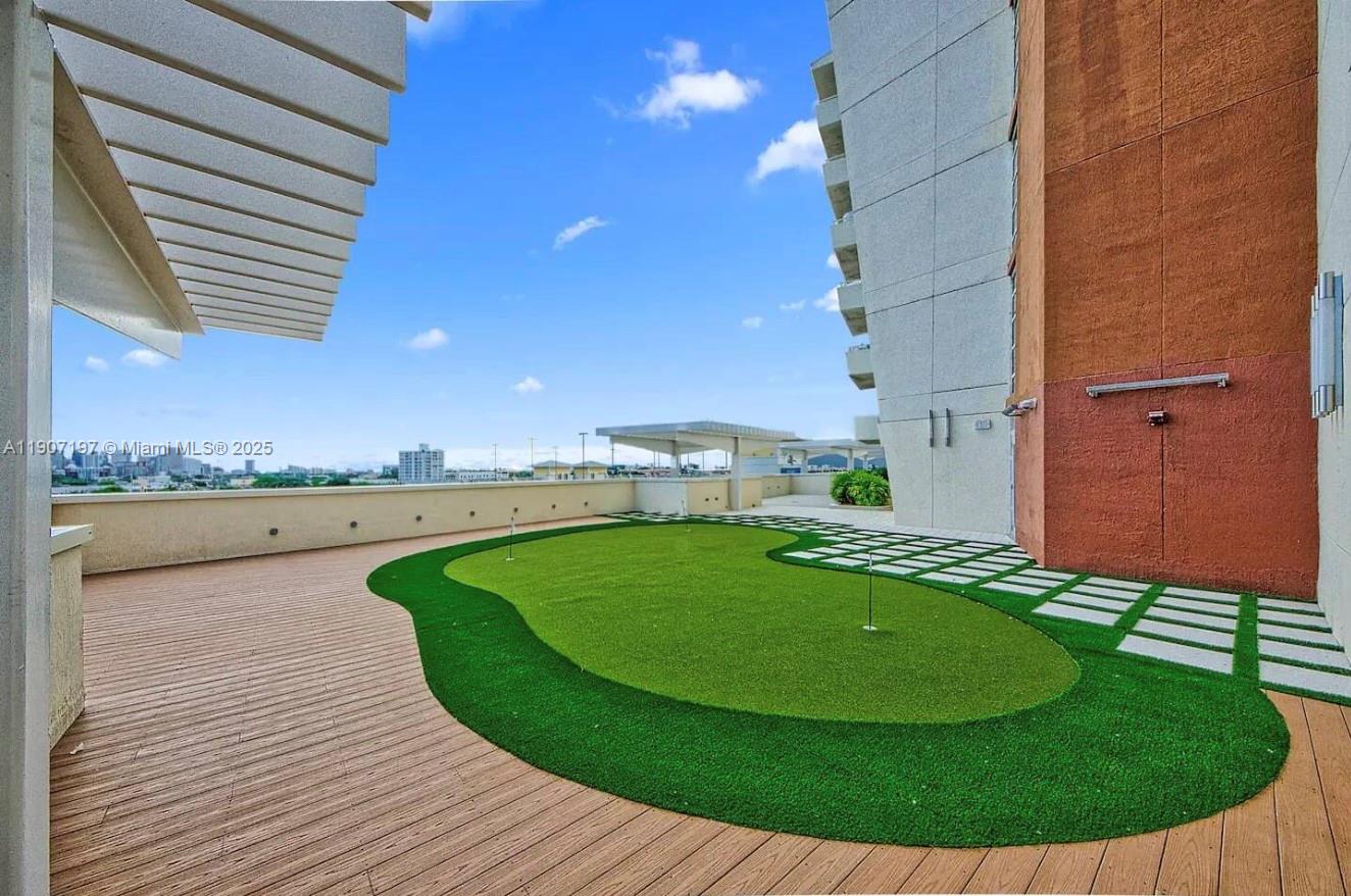 3250 NE 1st Ave # 910