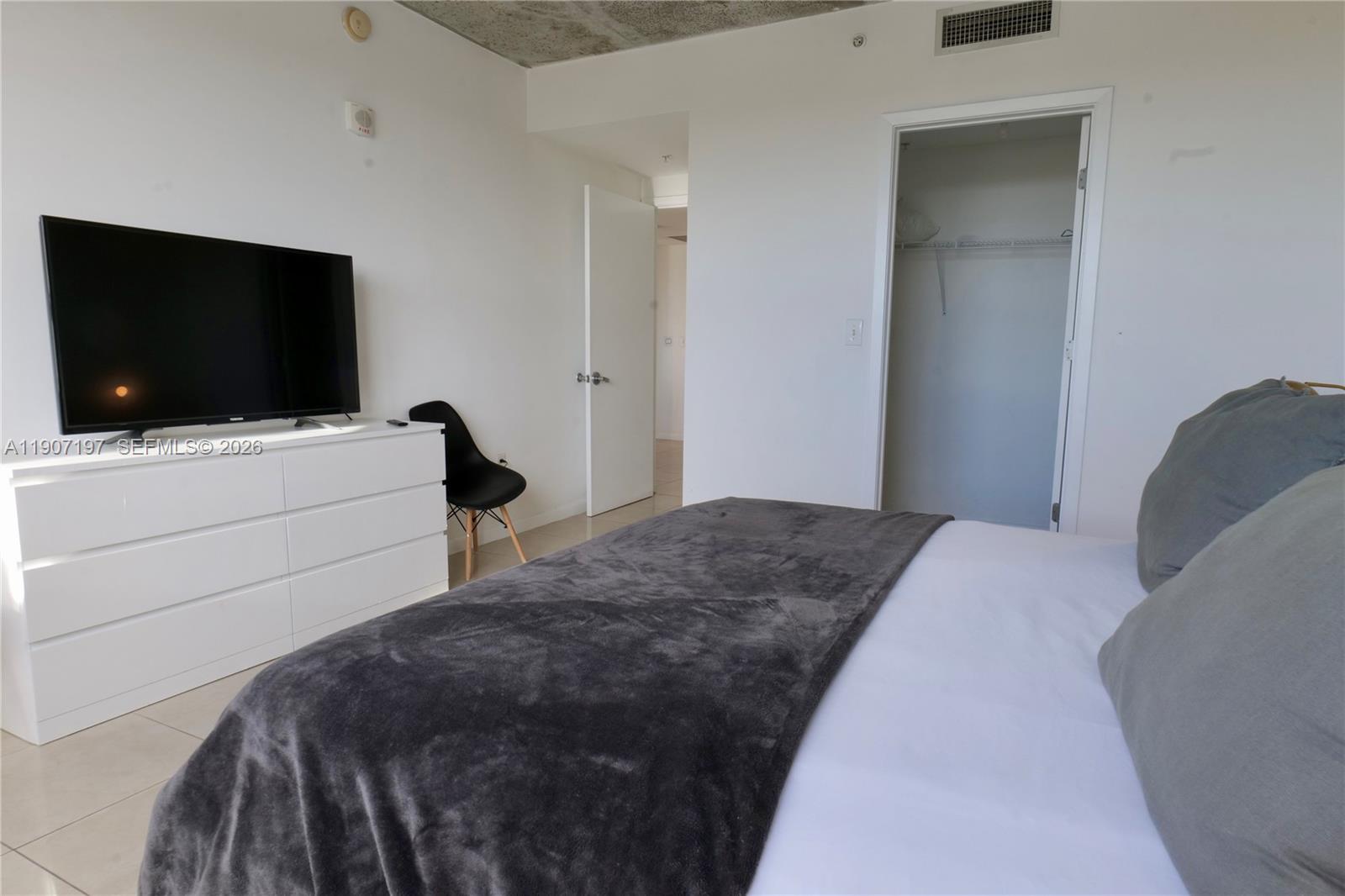 3250 NE 1st Ave # 910