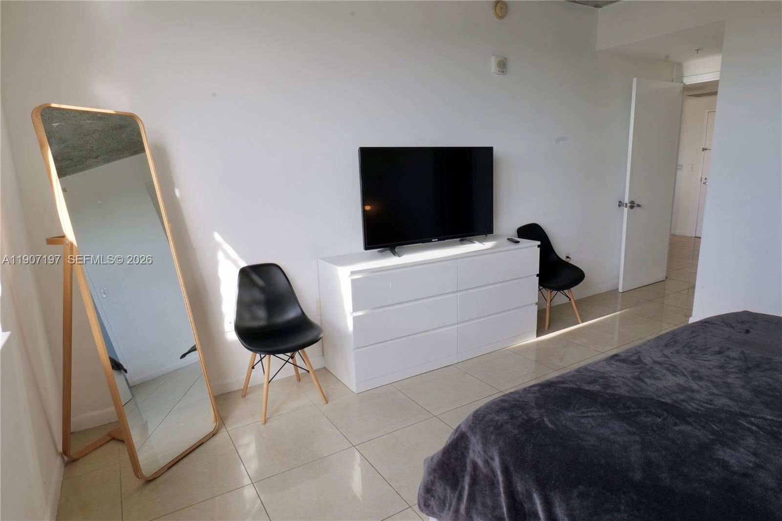 3250 NE 1st Ave # 910