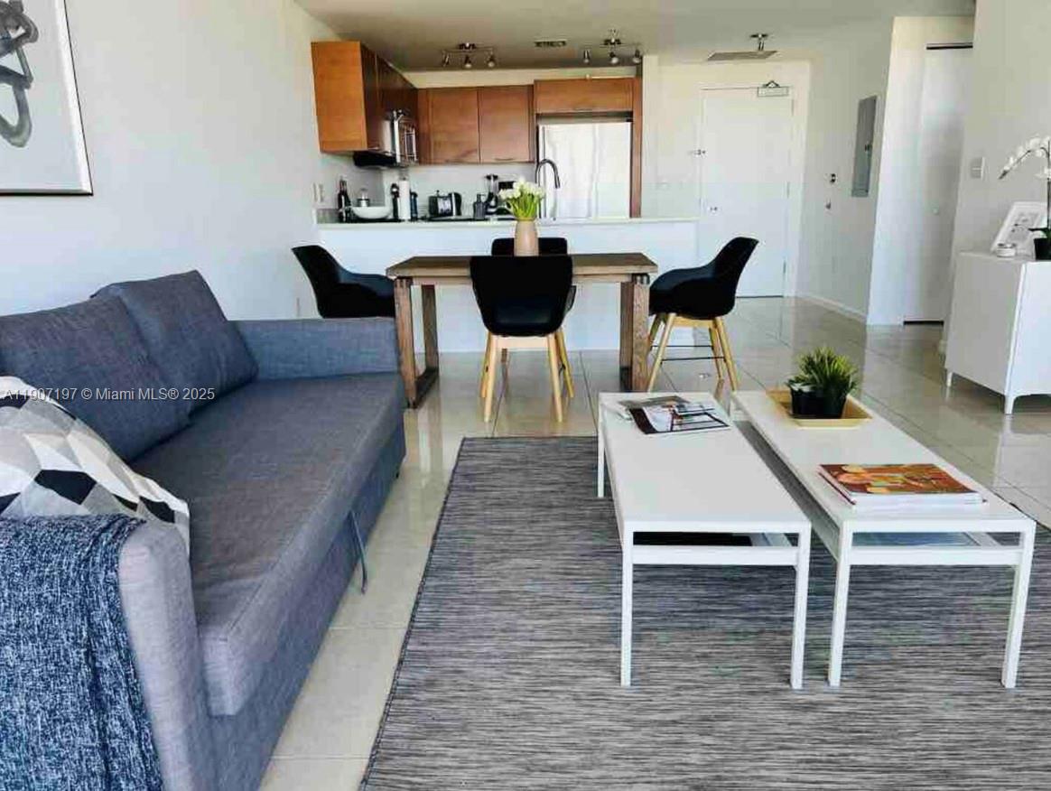 3250 NE 1st Ave # 910