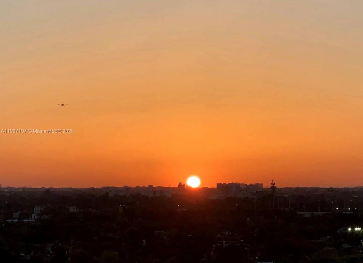 3250 NE 1st Ave # 910