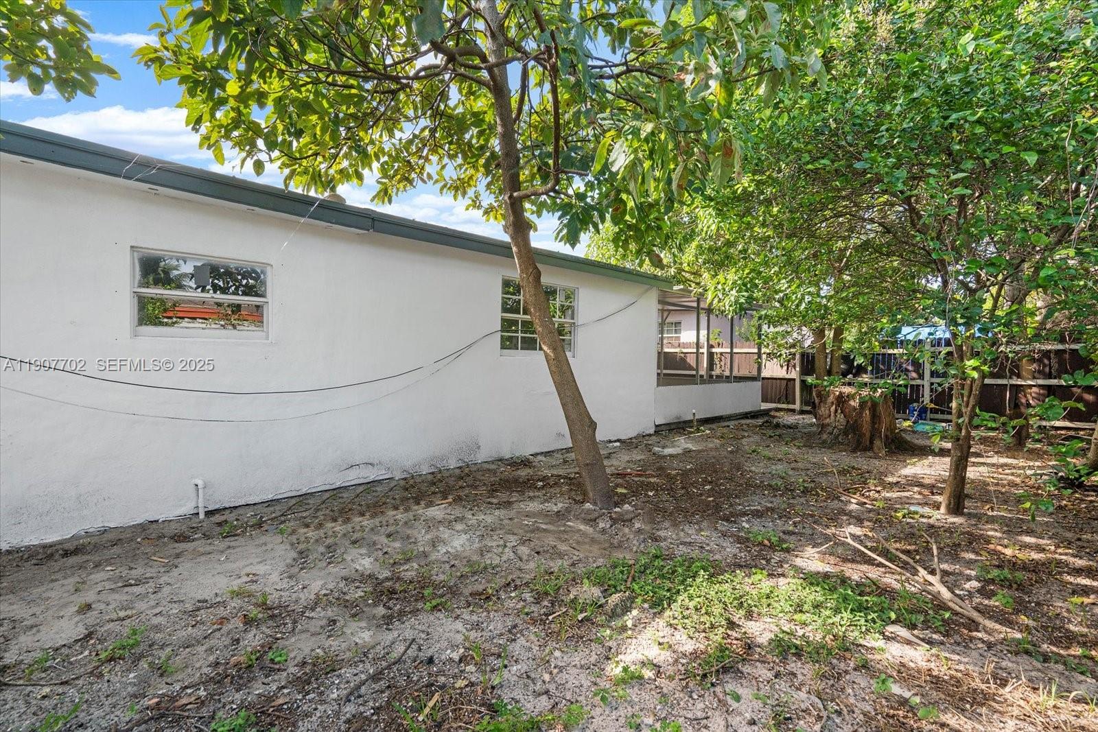 261 NE 172nd St