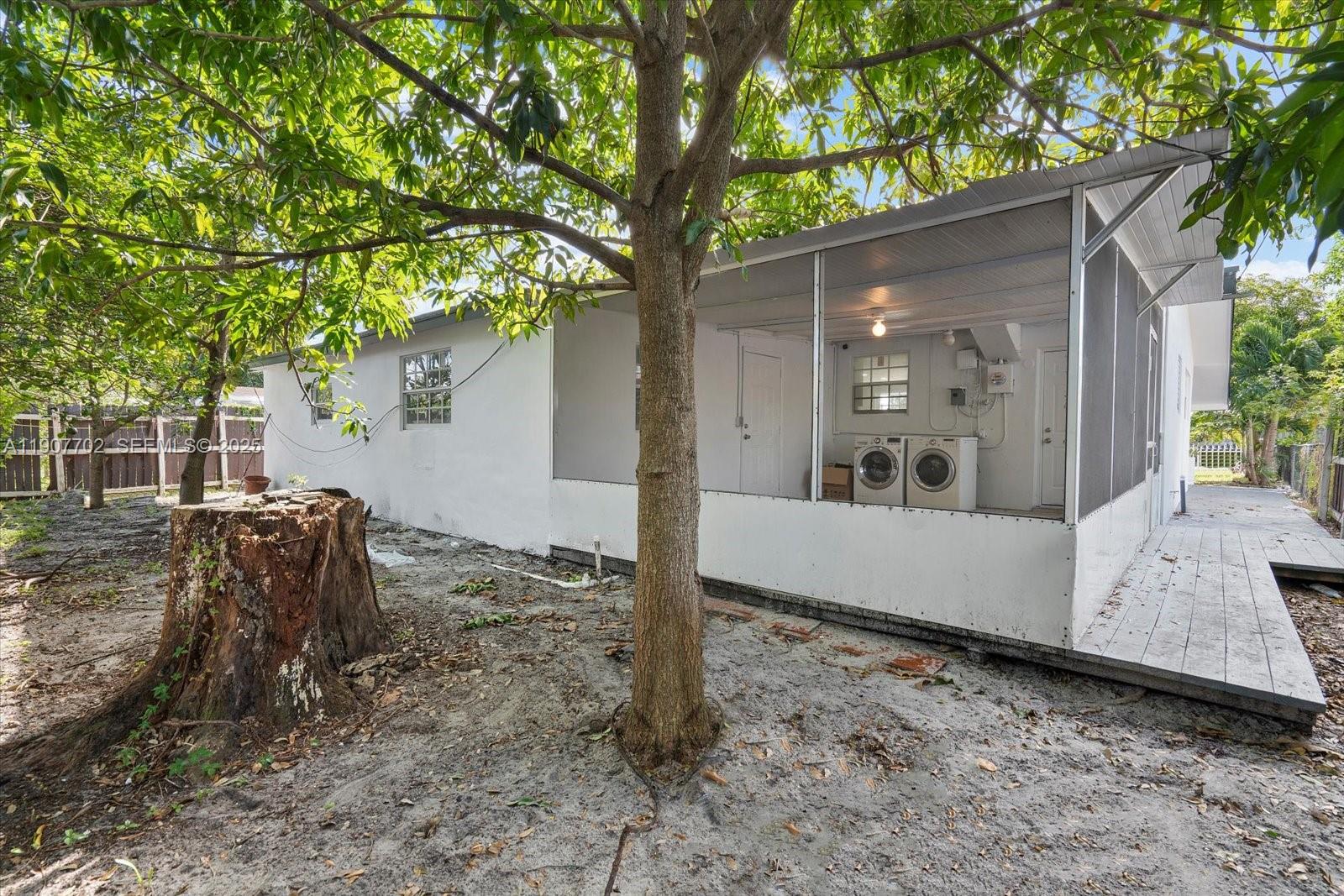261 NE 172nd St