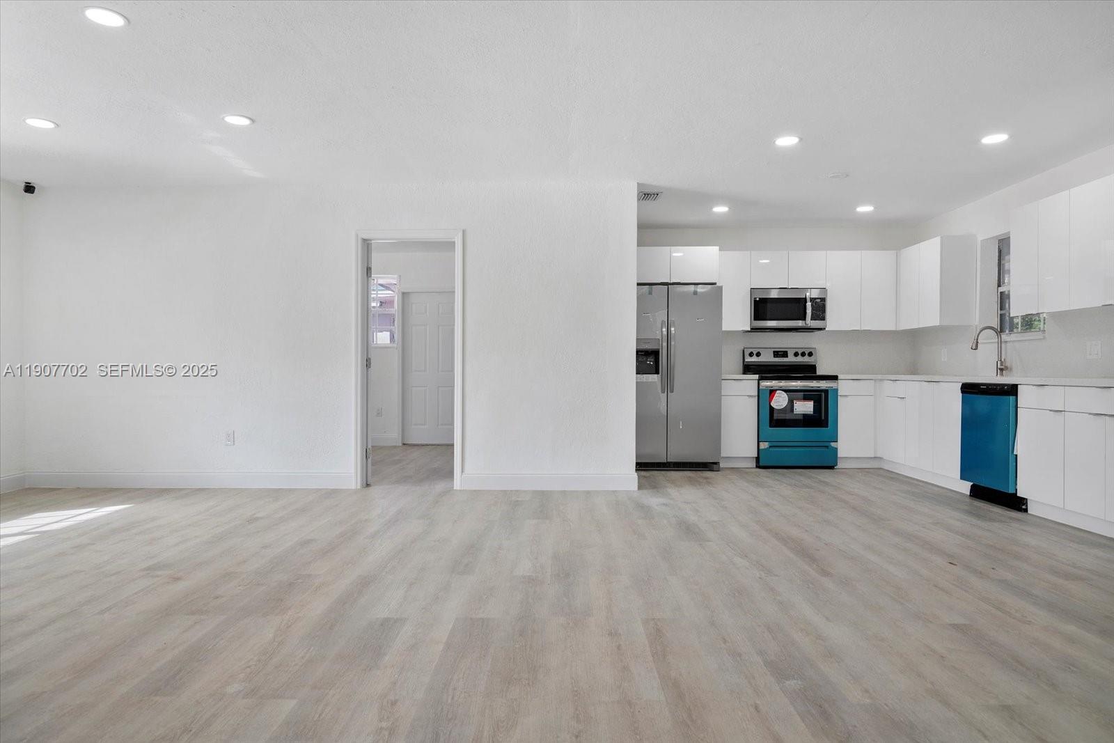 261 NE 172nd St