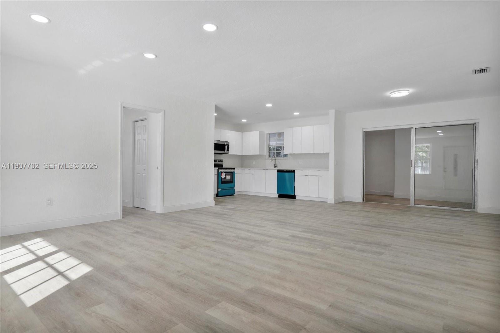 261 NE 172nd St