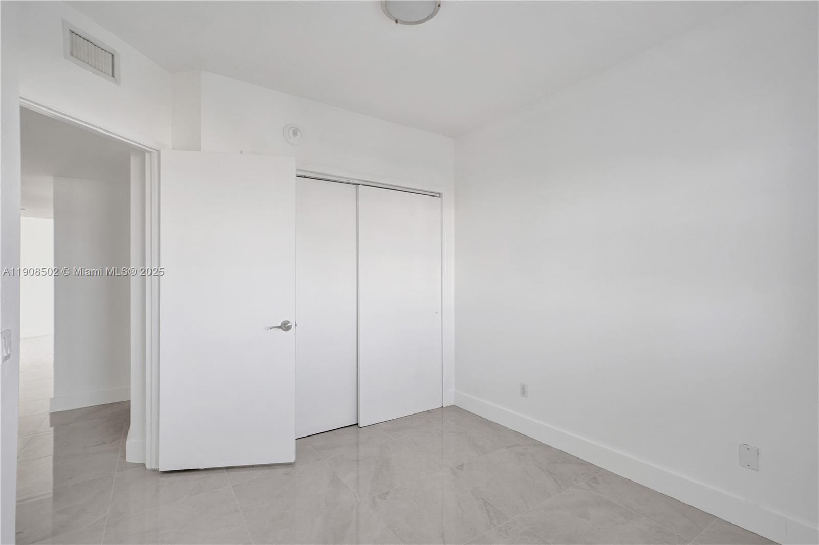 14951 Royal Oaks Ln # 806