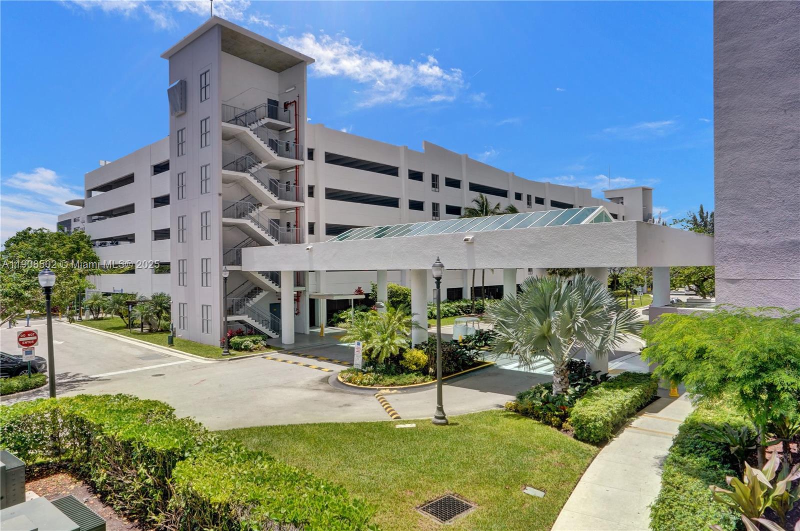 14951 Royal Oaks Ln # 806