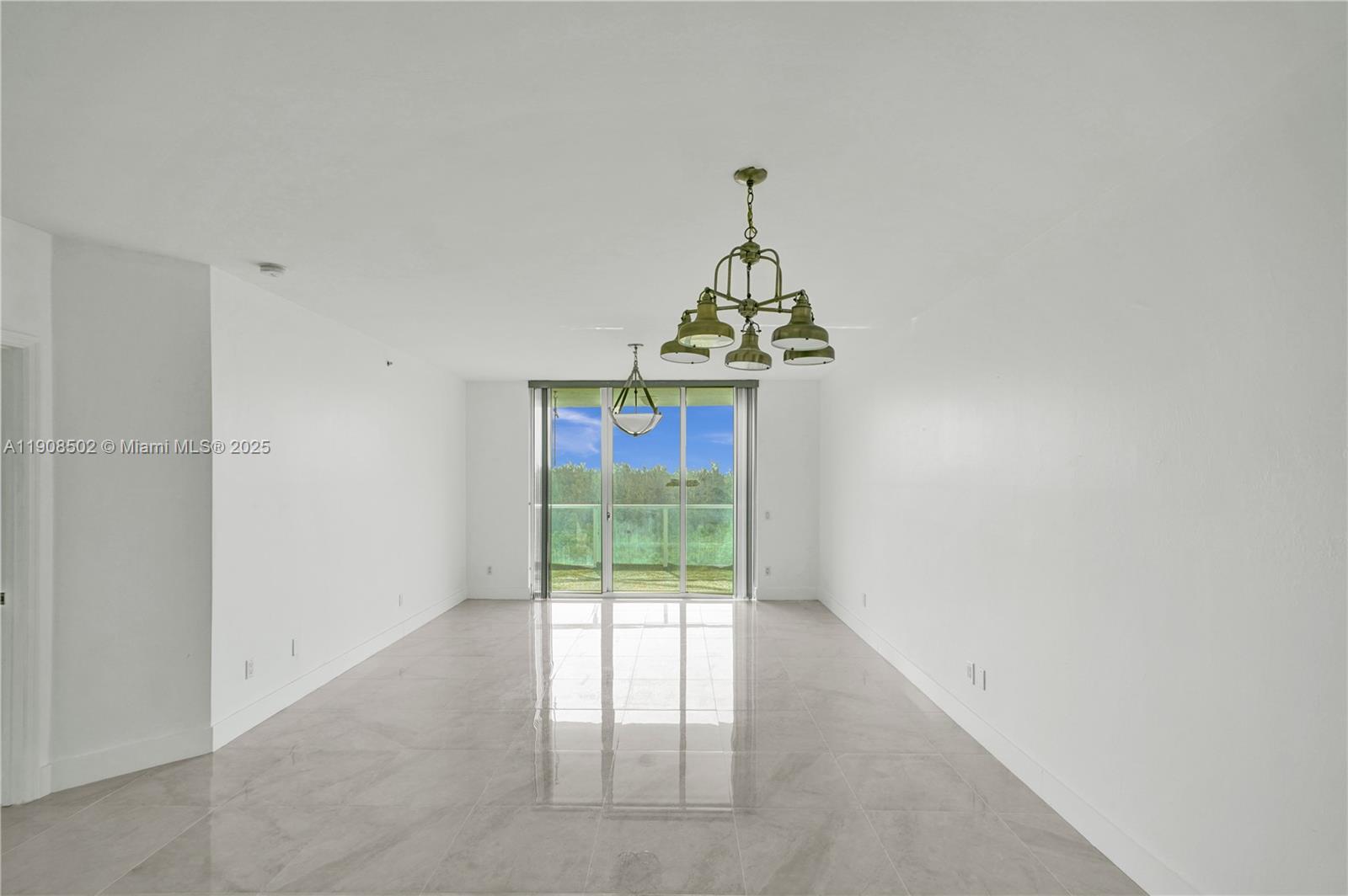 14951 Royal Oaks Ln # 806