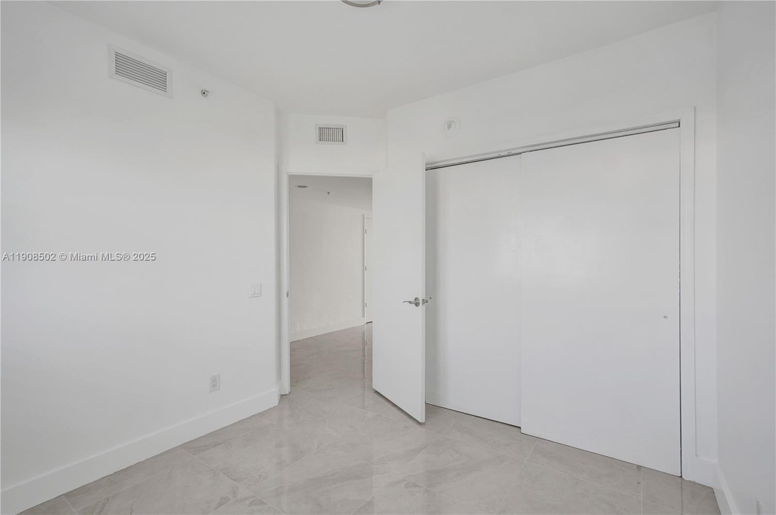 14951 Royal Oaks Ln # 806