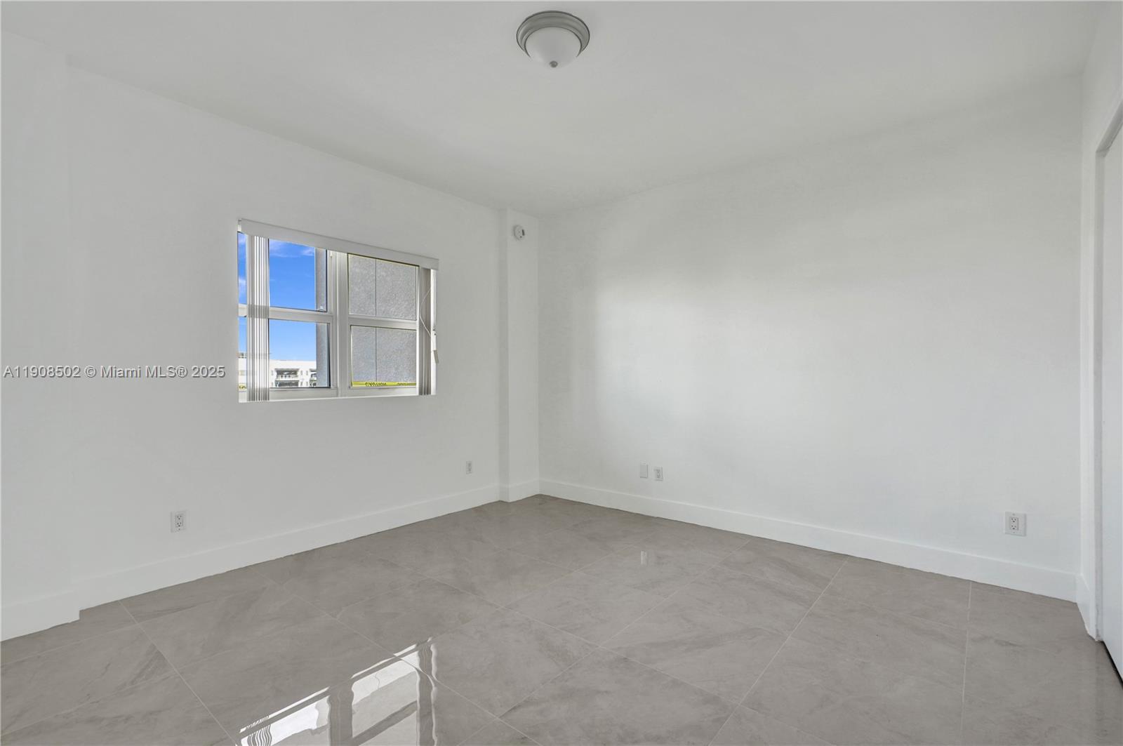 14951 Royal Oaks Ln # 806