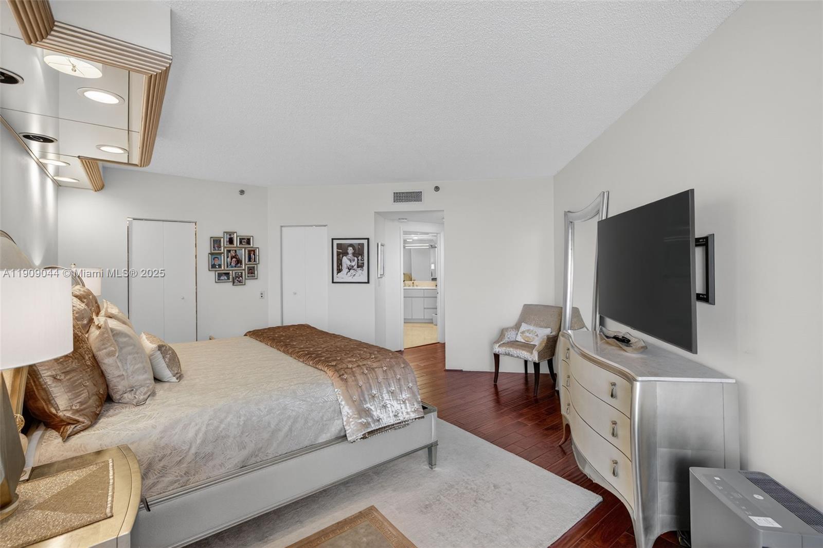 3000 Island Blvd # 1904