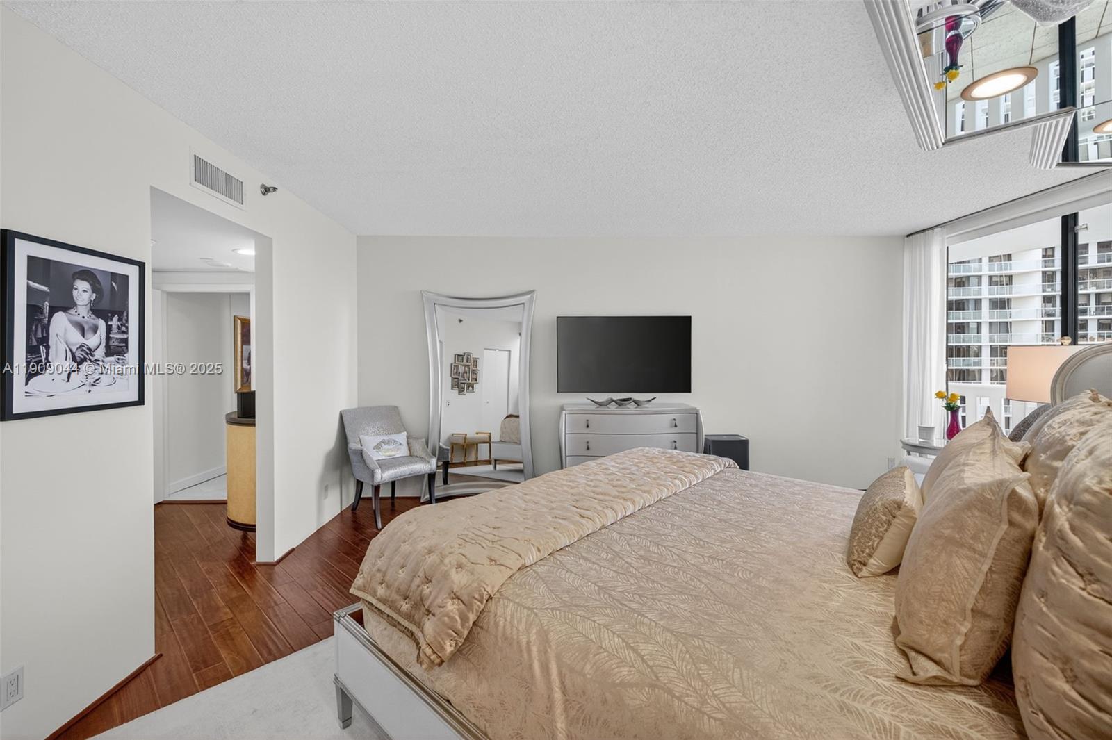 3000 Island Blvd # 1904