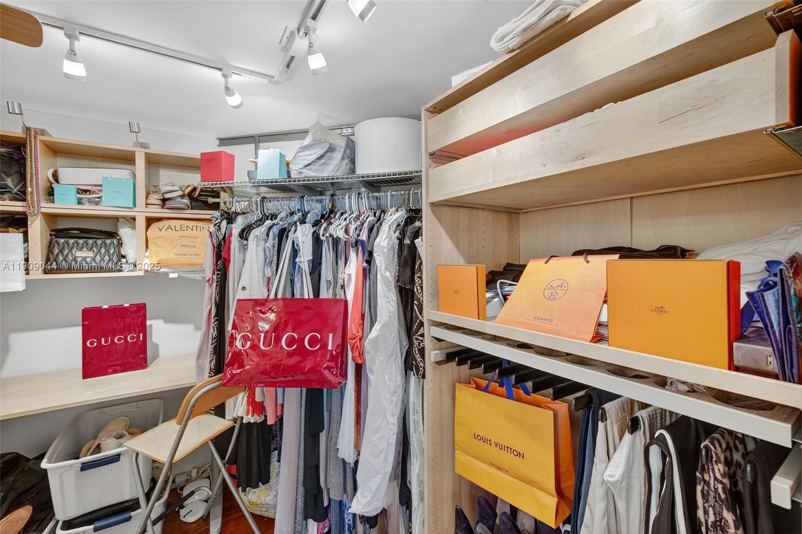 3000 Island Blvd # 1904