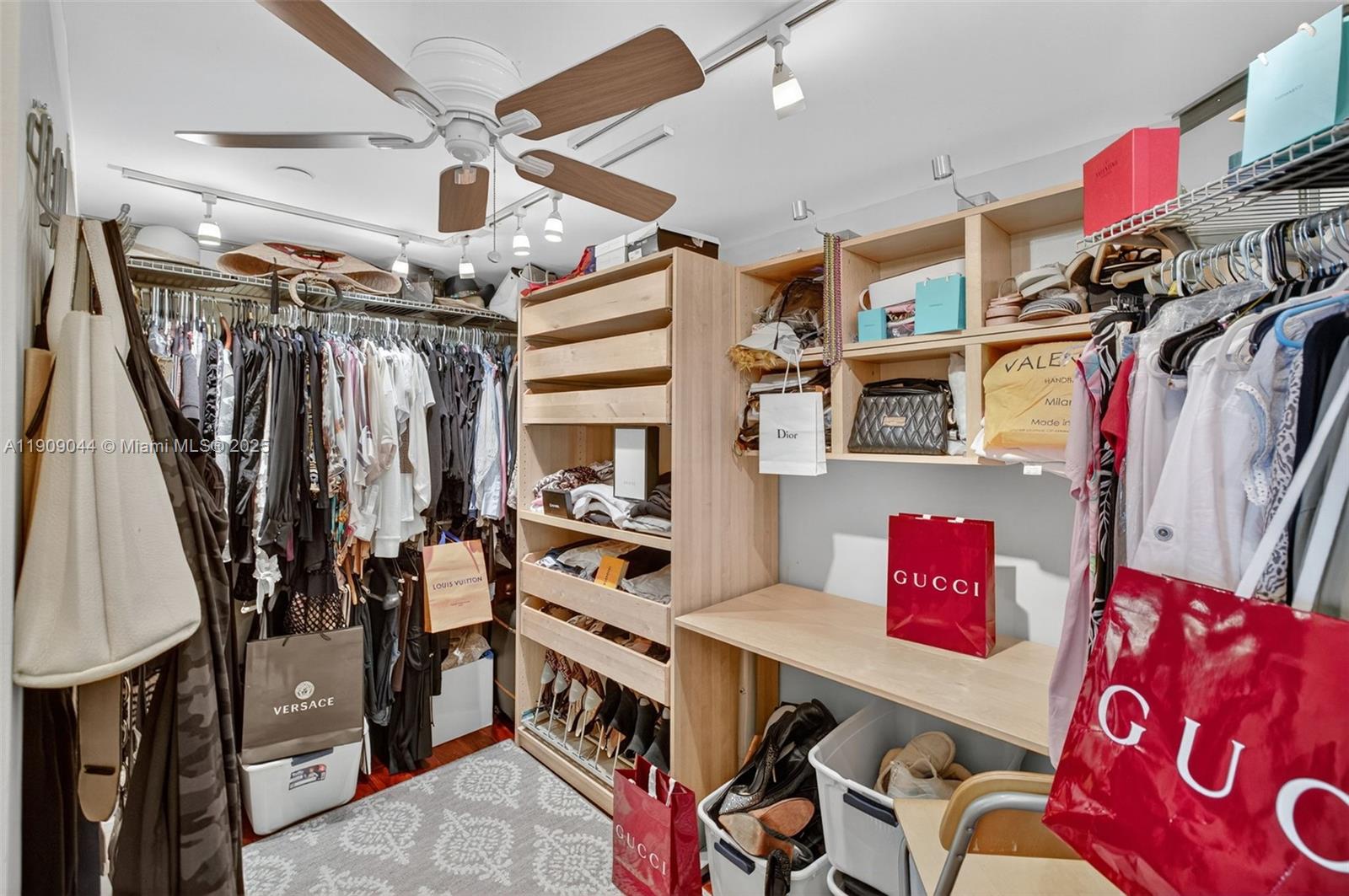 3000 Island Blvd # 1904