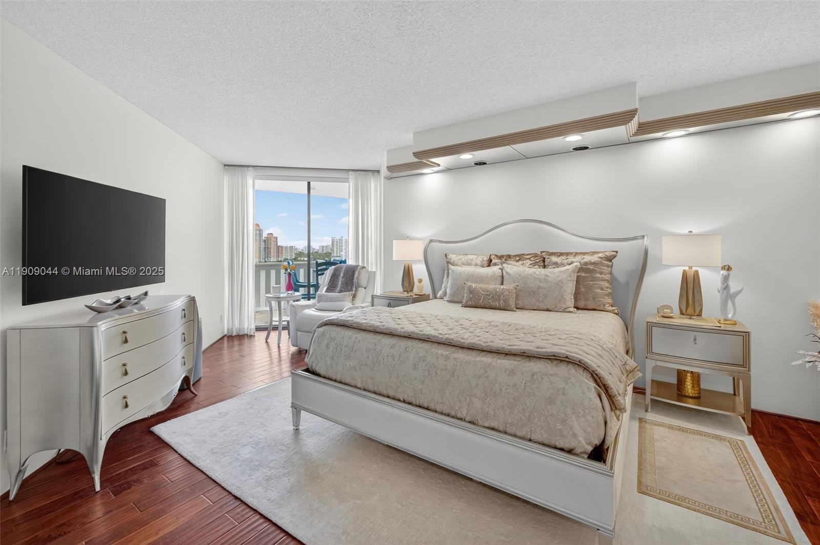 3000 Island Blvd # 1904