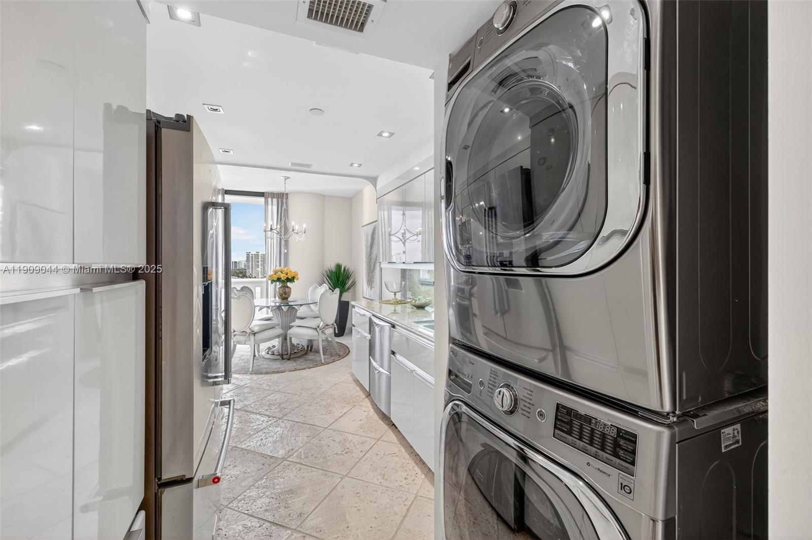 3000 Island Blvd # 1904