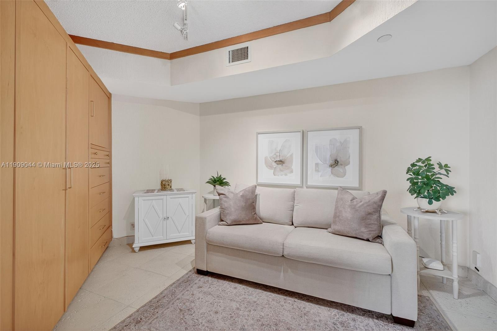 3000 Island Blvd # 1904