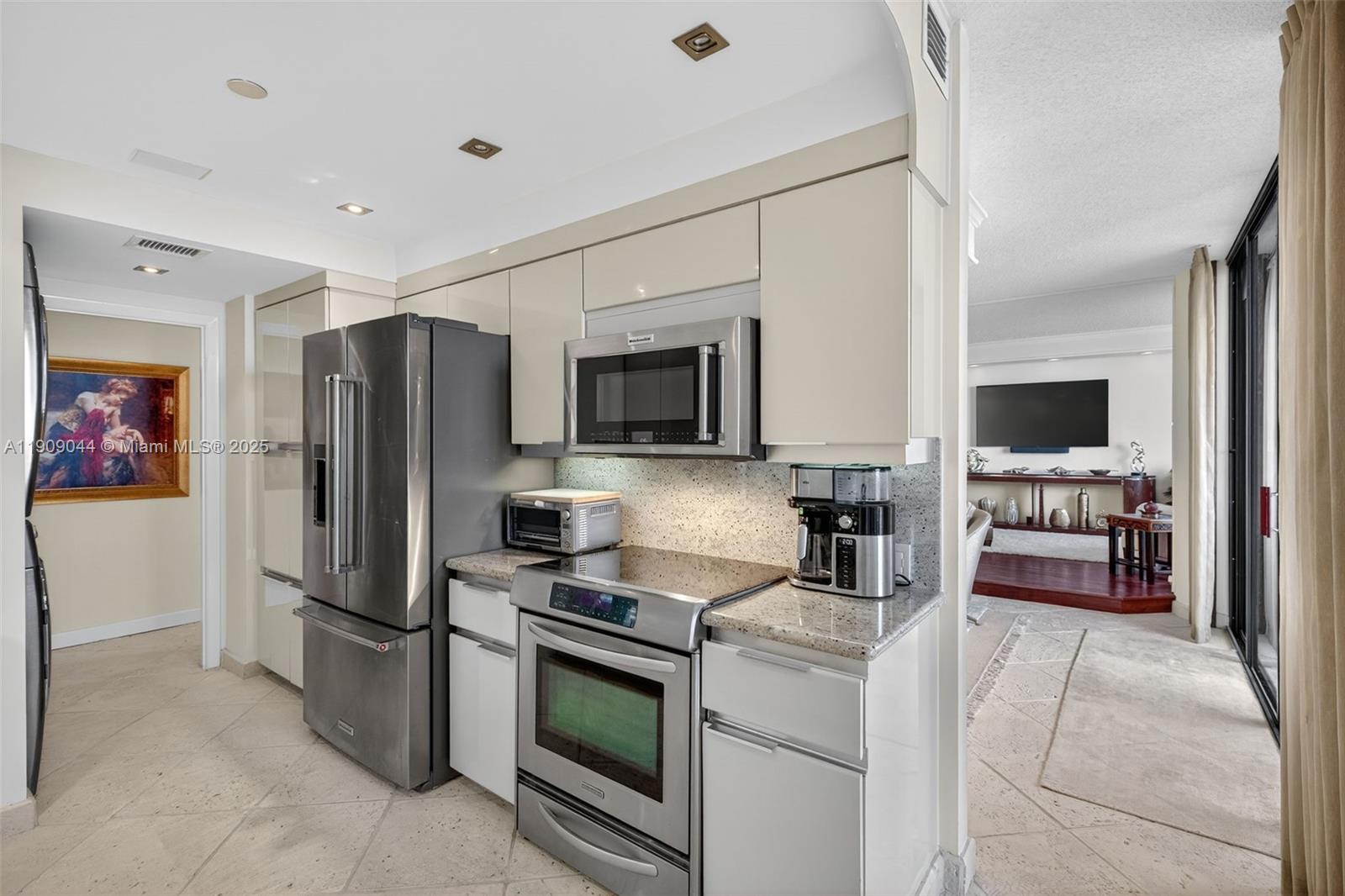 3000 Island Blvd # 1904