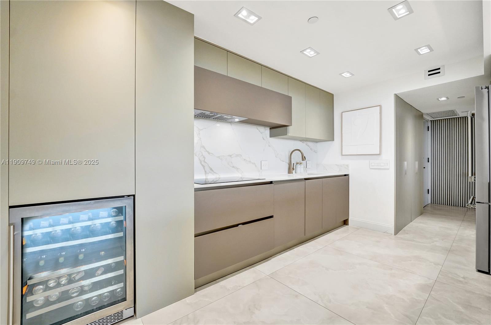 19667 Turnberry Way # 27J